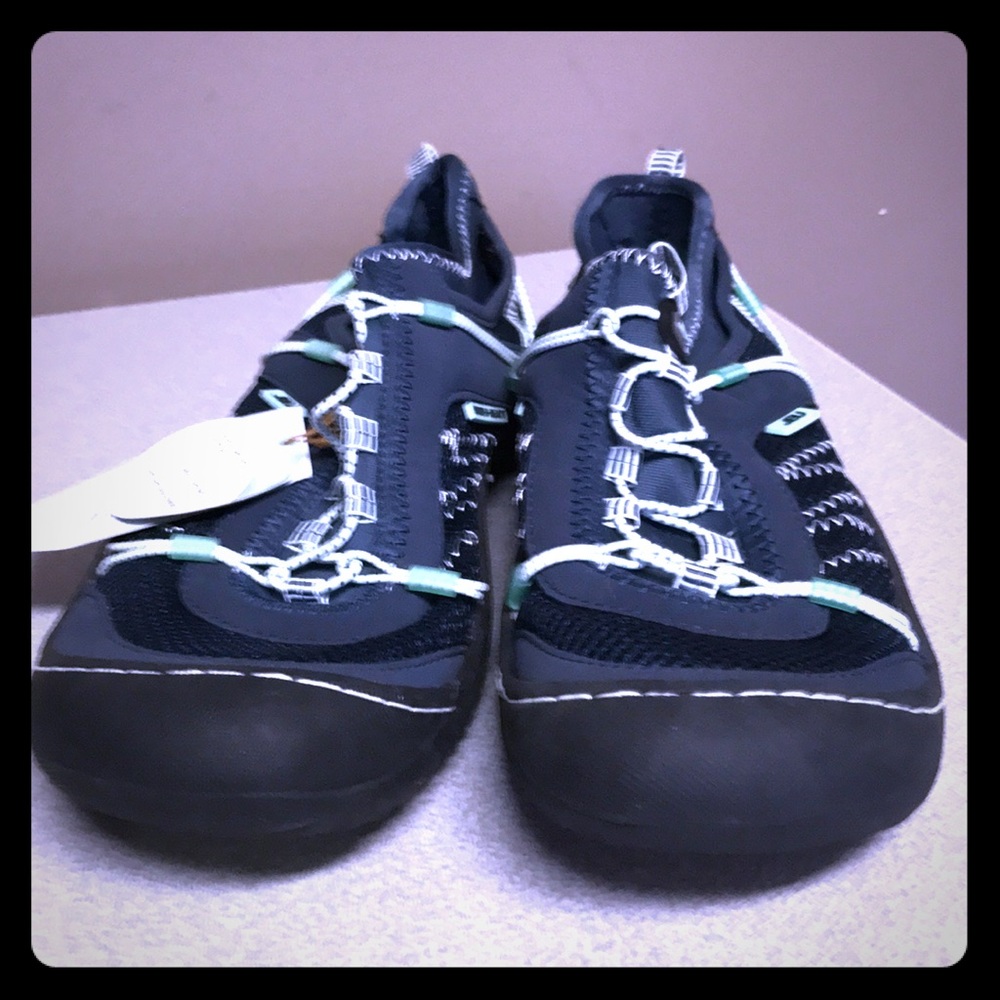 Active shoes